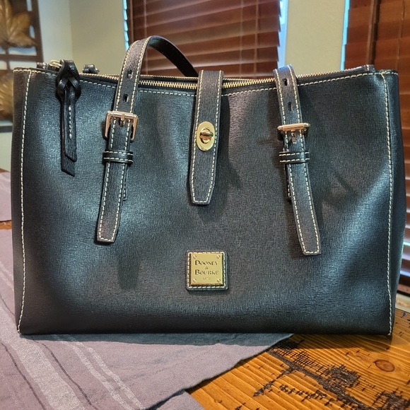 Dooney & Bourke leather handbag - Picture 3 of 16